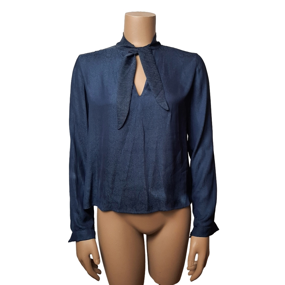 DYNAMITE Classic Navy Blue V-neck Long Sleeve Satin Blouse w Neck Tie - Size XS